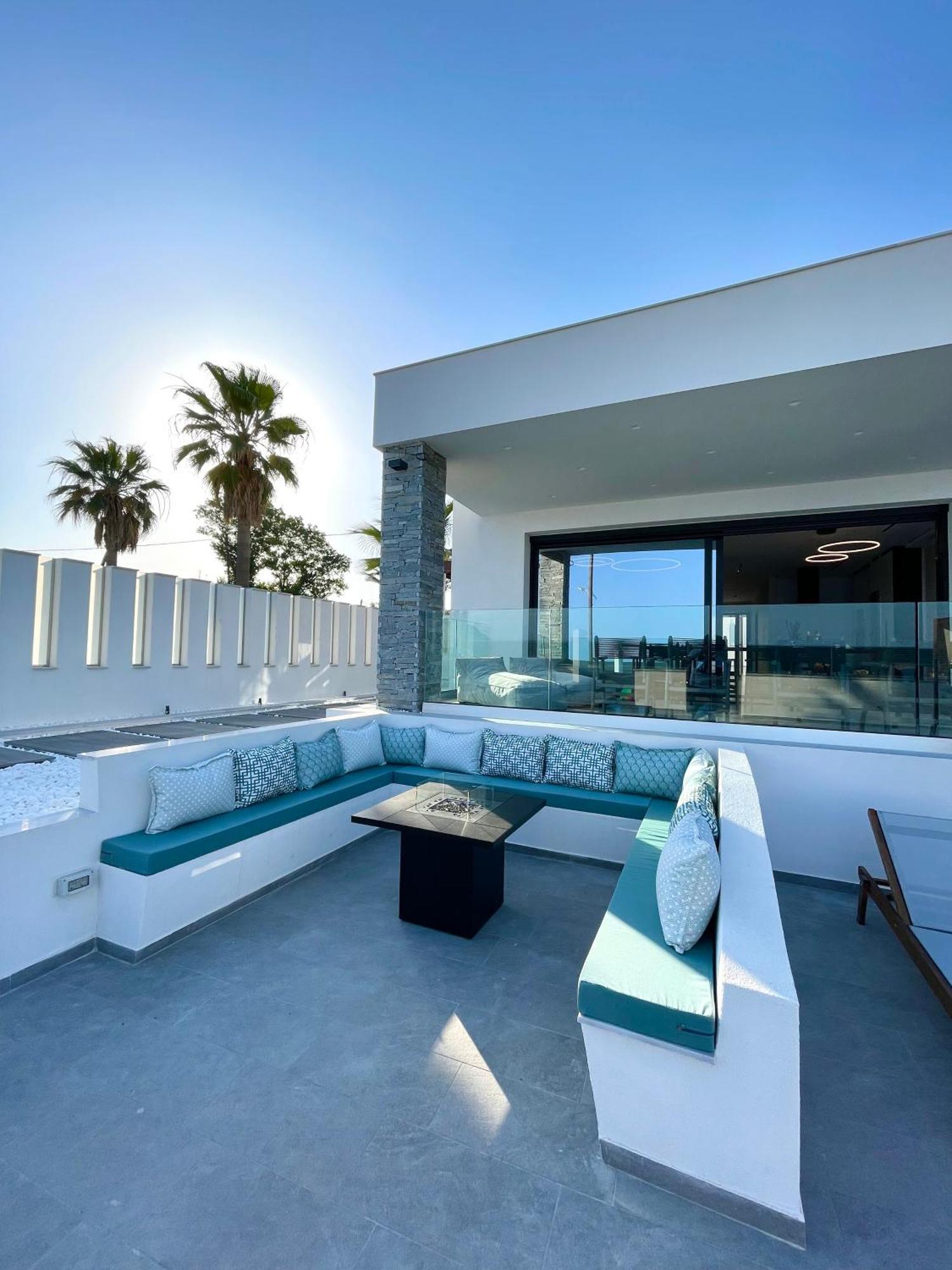 Poseidon Hotel 3*