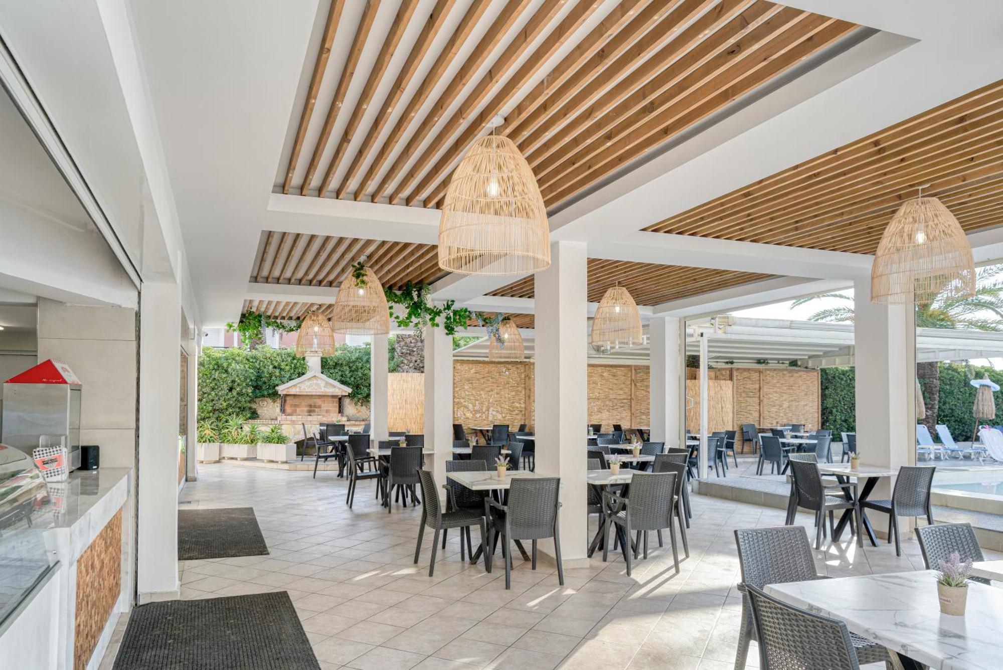 Poseidon Hotel 3*