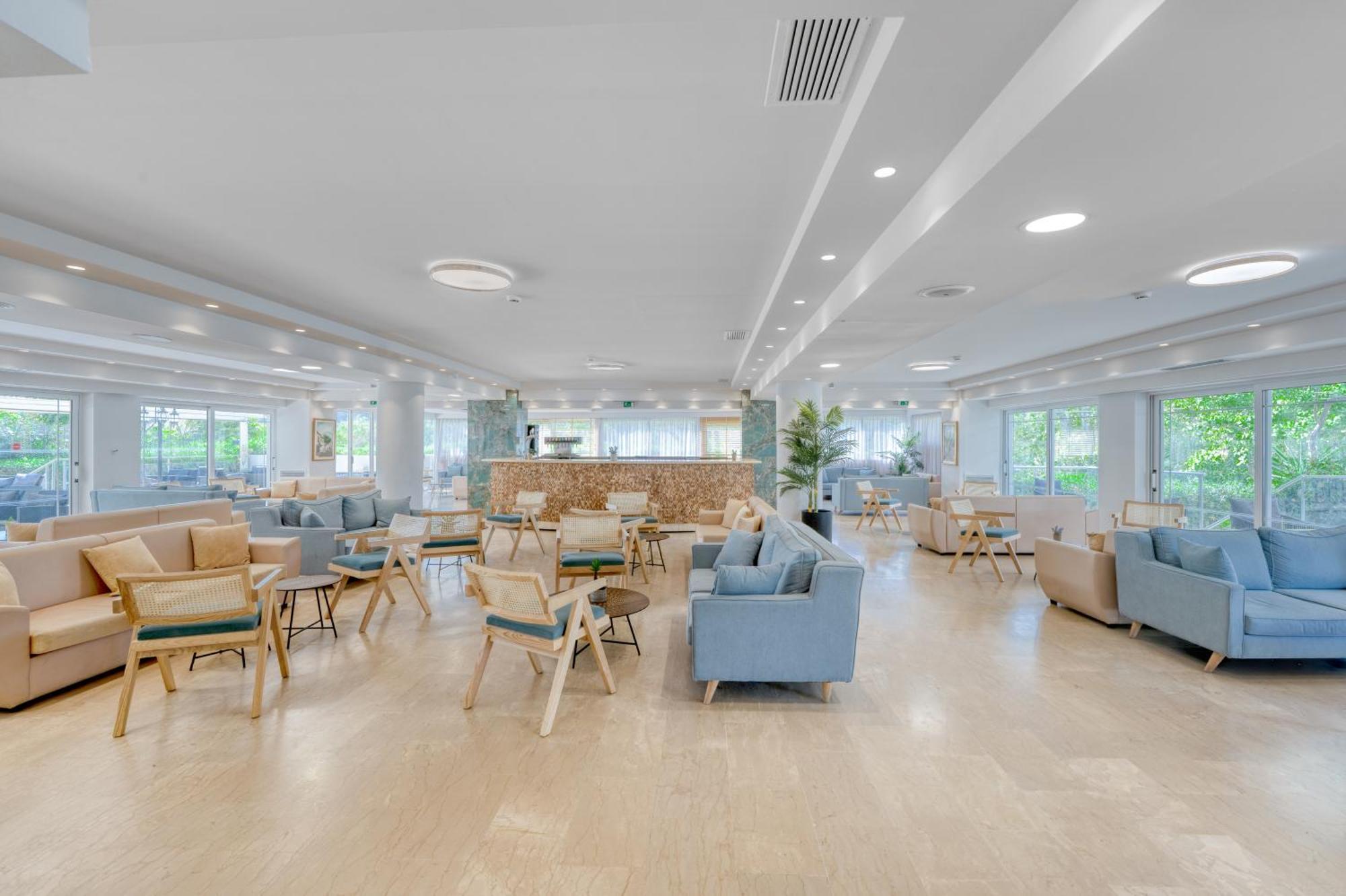 Poseidon Hotel 3*